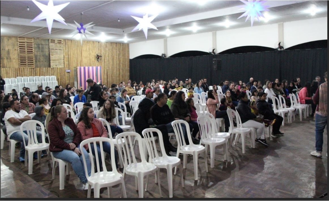Bituruna celebra o Mês da Família com palestras que fortalecem o vínculo entre escola e comun...