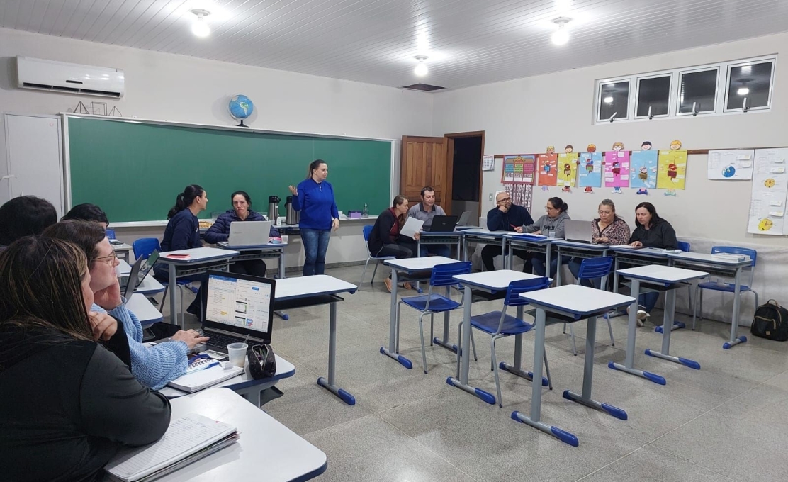 Professores da rede municipal participam do PRAERB