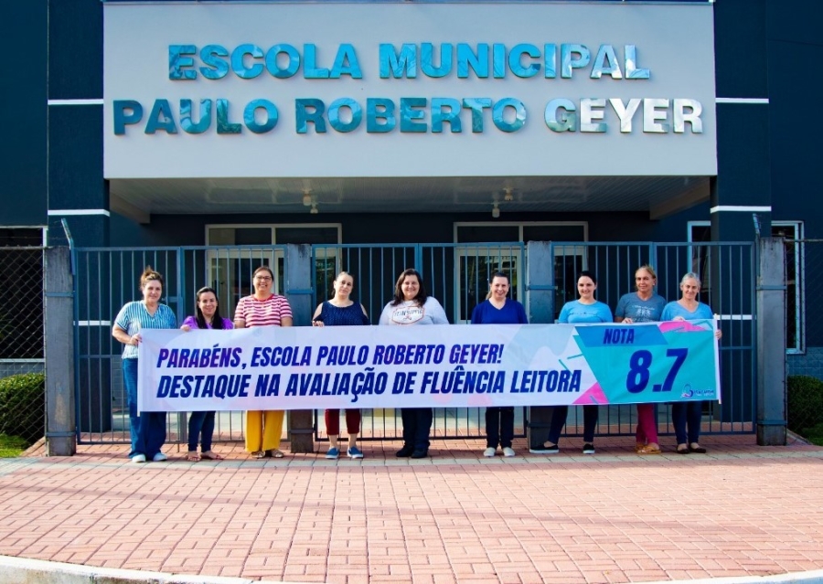 Escola Municipal Paulo Roberto Geyer se destaca em avaliação de fluência leitora e recebe reconhecimento da Secretaria de Educação