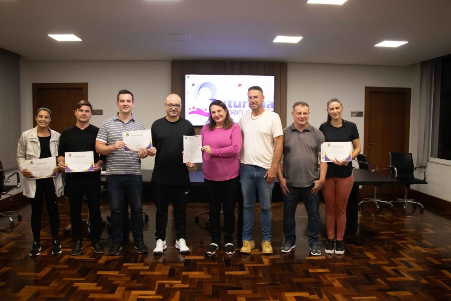 Bituruna entrega certificado de reconhecimento às profissionais do projeto Bem-Te-Ver, premiado em mostra regional