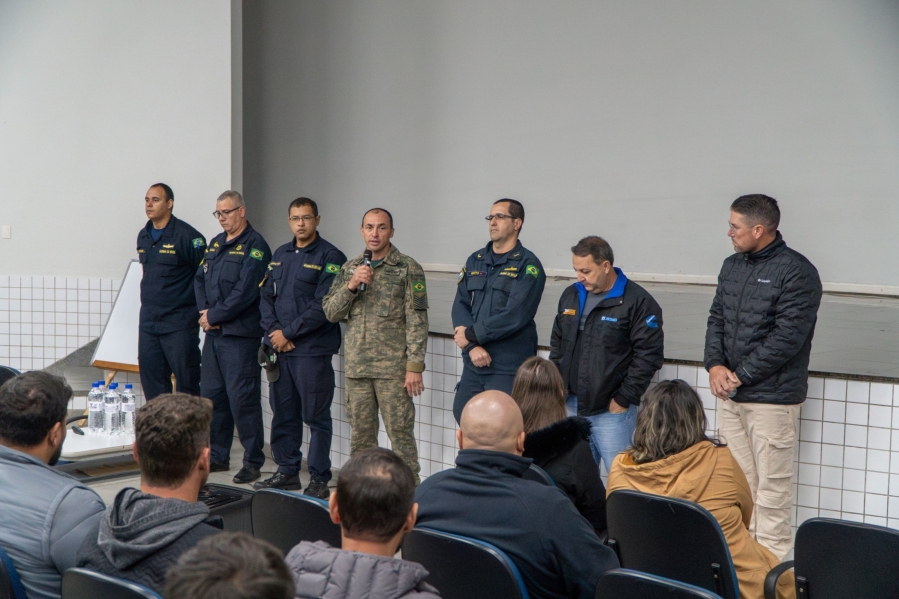 Bituruna sedia Curso de Formação de Aquaviários com 30 participantes de diversas regiões